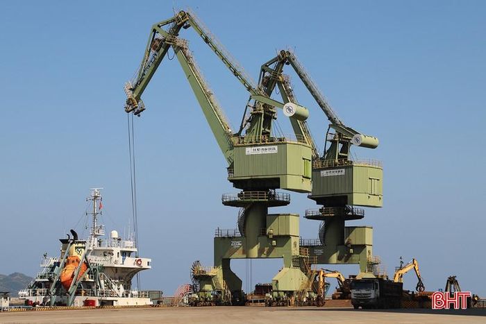 Hoạt động sản xuất tại Công ty TNHH Gang thép Hưng Nghiệp Formosa Hà Tĩnh.