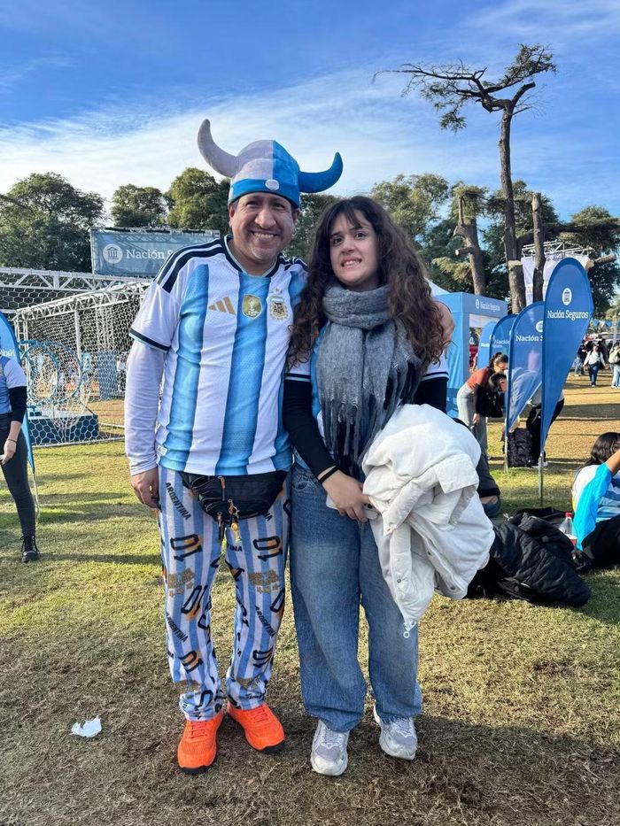 Các cổ động viên Argentina. (Ảnh: Diệu Hương/TTXVN)