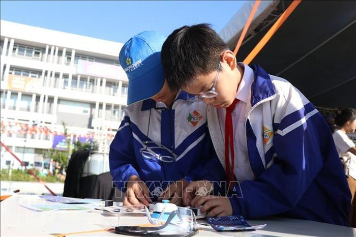 Học sinh tham gia ngày hội Open STEM Day 2026 tại Huế. Ảnh: Mai Trang/TTXVN