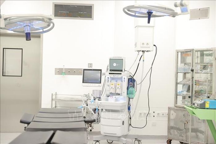 Khu vực phòng mổ đã chuẩn bị sẵn sàng đón bệnh nhân. Ảnh: Minh Quyết/TTXVN