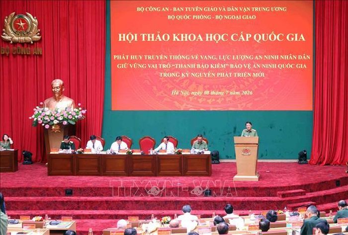 Hội thảo khoa học cấp quốc gia phát huy truyền thống vẻ vang, lực lượng An ninh nhân dân giữ vững vai trò "Thanh bảo kiếm" bảo vệ An ninh quốc gia trong kỷ nguyên phát triển mới. Ảnh: Phạm Kiên/TTXVN