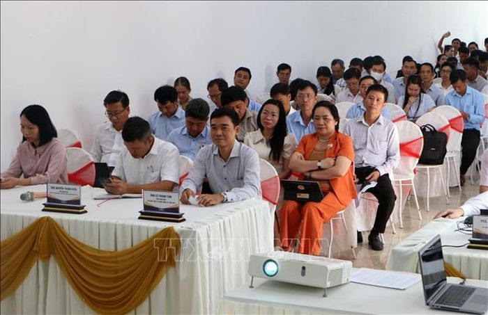 Các cán bộ tham dự chương trình. Ảnh: Duy Khương/TTXVN