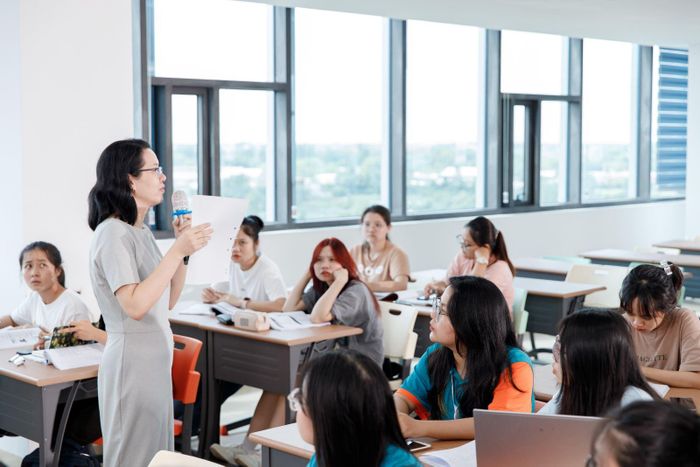 Năm 2026, UEH tuyển sinh 8.890 chỉ tiêu. Ảnh: N.T