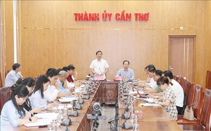 Quang cảnh buổi làm việc.