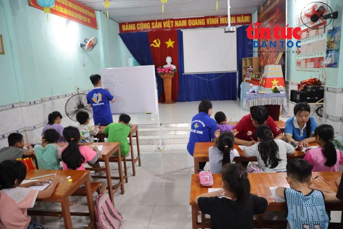 Lớp học 0 đồng được bố trí tại Văn phòng Ban Điều hành Khu phố 3, phường An Phú.
