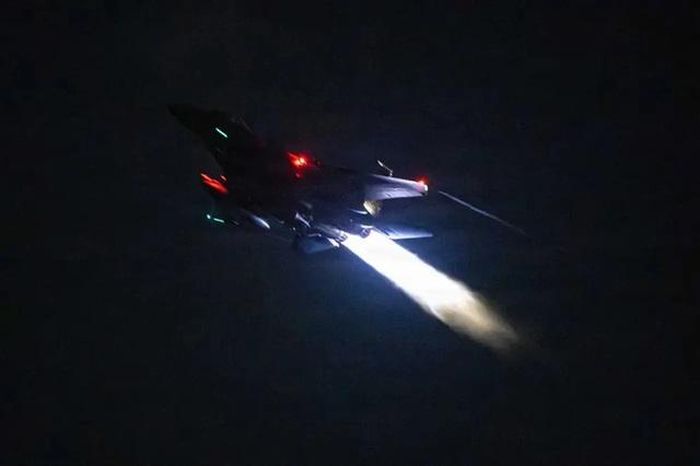 Quân đội Mỹ vừa phát động một đợt không kích mới nhằm vào Iran. (Nguồn: Ảnh tư liệu/Reuters qua Trtworld)