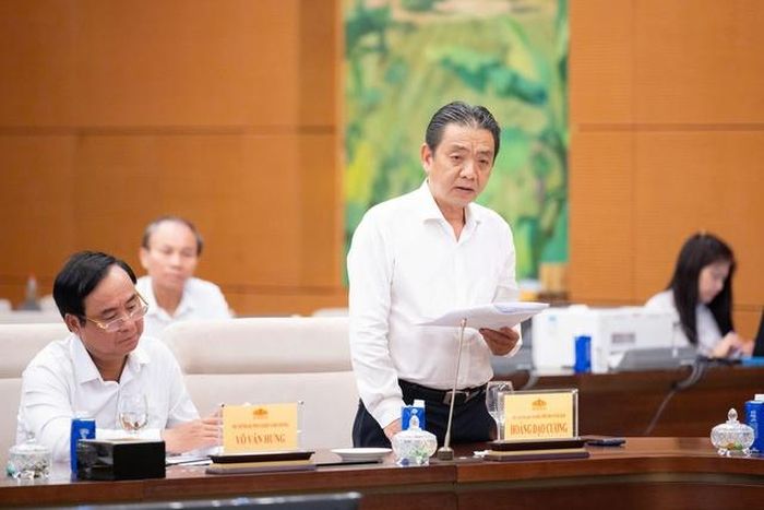Thứ trưởng Bộ Văn hóa - Thể thao và Du lịch Hoàng Đạo Cương (Ảnh: Media Quốc hội).