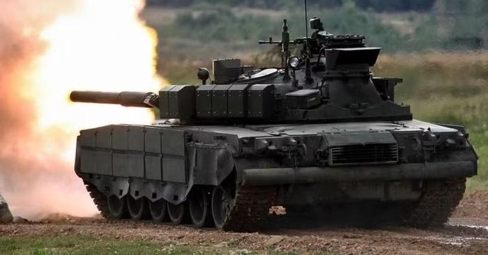 Xe tăng T-80BVM của Quân đội Nga. Ảnh: MW.