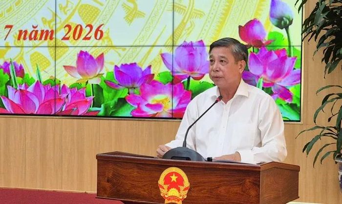  Ông Đồng Văn Thanh, Phó Bí thư Thường trực Thành ủy, Chủ tịch HĐND TP Cần Thơ phát biểu tại hội nghị. 