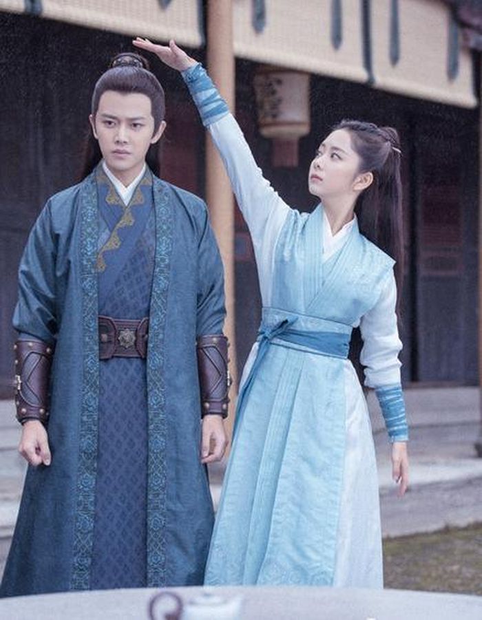 Một cẩm y vệ lạnh lùng và nữ bổ khoái tài giỏi trở thành cộng sự bất đắc dĩ để phá hàng loạt vụ án lớn nhỏ. Phim ghi điểm nhờ sự kết hợp hài hòa giữa phá án, tình cảm và những màn đấu trí, đồng thời sở hữu phản ứng hóa học ấn tượng của cặp đôi chính.