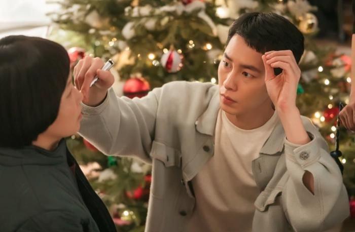 Bí mật của nữ y tá Hwang Shin Hye dần được hé lộ trong tập mới.