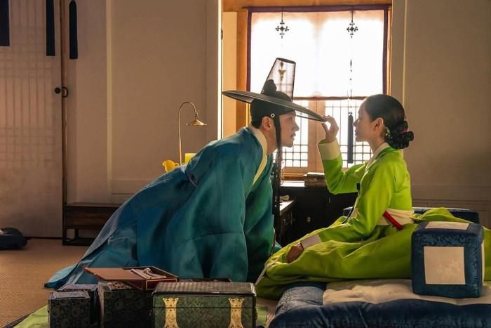 Trong phim, Son Ye Jin vào vai Phu nhân Cho, Ji Chang Wook đảm nhận vai Cho Won.