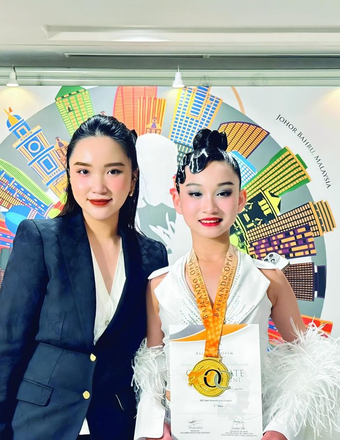 Trọng tài Chu Quỳnh Trang cùng con gái Nguyễn Quỳnh Trang Anh