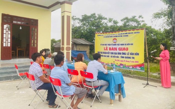 Nhà Đại đoàn kết là một trong những hoạt động an sinh được MTTQ các cấp tỉnh Quảng Trị triển khai nhằm đồng hành cùng các hộ gia đình có hoàn cảnh khó khăn
