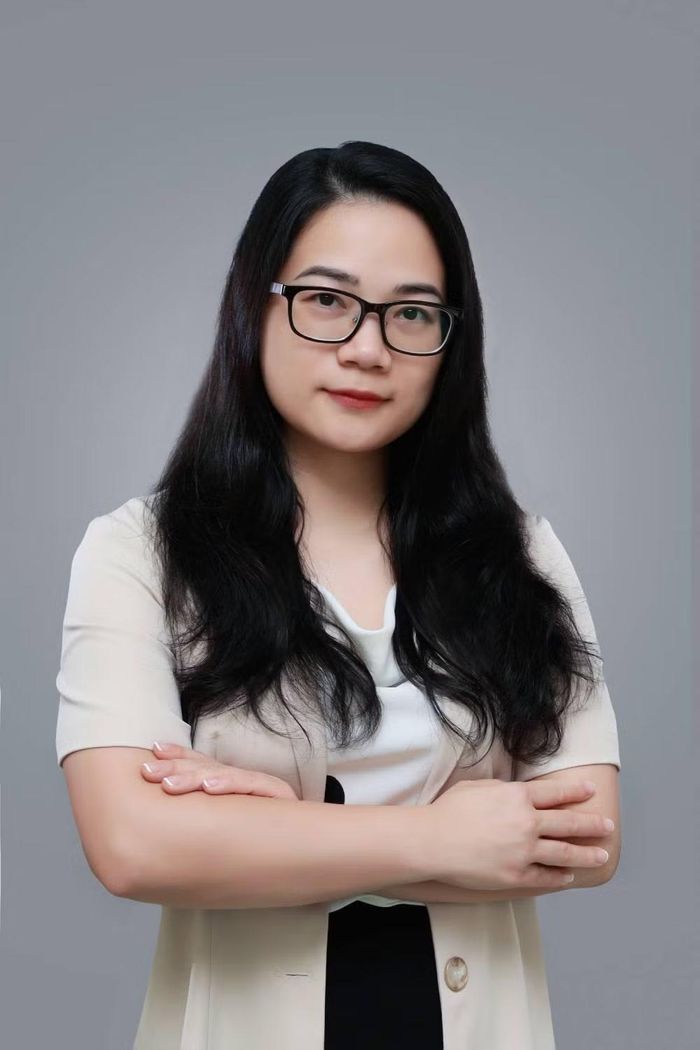 Bà Hoàng Thị Diệu Thúy