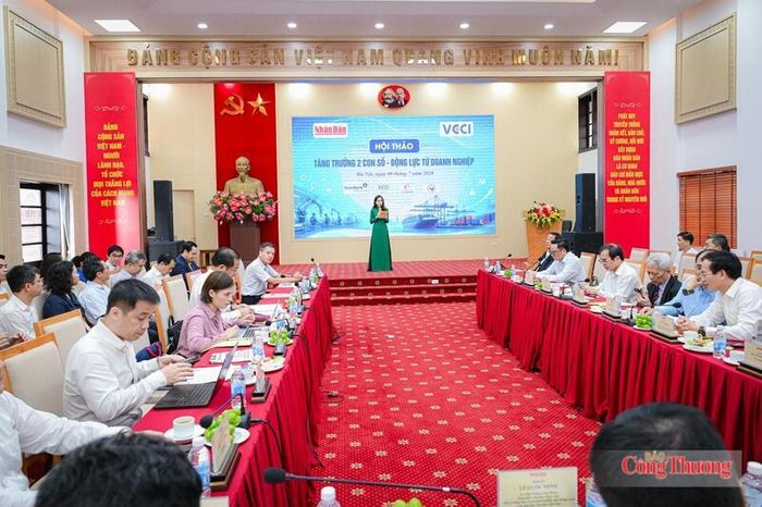 Hội thảo do Báo Nhân Dân và VCCI tổ chức vào ngày 8/7. Ảnh: Bảo Long