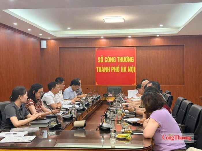 Toàn cảnh buổi làm việc. Ảnh: Hoàng Thanh