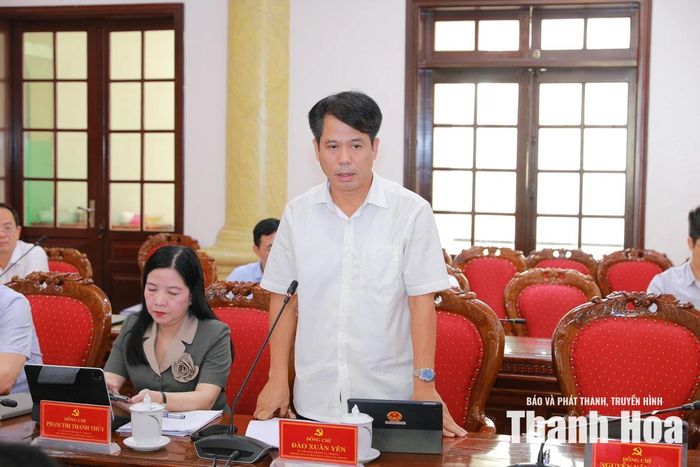 Trưởng Ban Tuyên giáo và Dân vận Tỉnh ủy Đào Xuân Yên phát biểu tại hội nghị.