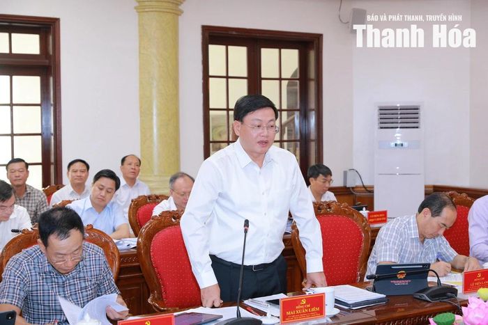 Phó Chủ tịch Thường trực UBND tỉnh Mai Xuân Liêm phát biểu tại hội nghị.