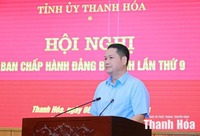 Bí thư Đảng ủy xã Triệu Sơn Phạm Nguyên Hồng phát biểu thảo luận tại hội nghị.