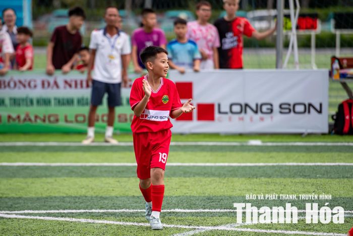 Gia Khánh tiếp tục tỏa sáng với 4 bàn thắng.
