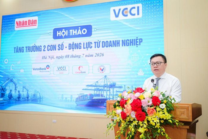 Ông Lê Quốc Minh, Tổng Biên tập Báo Nhân Dân, Chủ tịch Hội Nhà báo Việt Nam, phát biểu tại hội thảo. Ảnh: Vũ Khuê.
