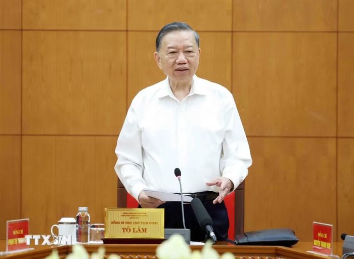 Tổng Bí thư, Chủ tịch nước yêu cầu tạo việc làm bền vững ở đô thị gắn với mô hình tăng trưởng mới, doanh nghiệp và chất lượng sống - Ảnh: TTXVN