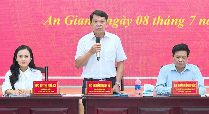 Phó trưởng Ban Tuyên giáo và Dân vận Tỉnh ủy Nguyễn Mạnh Hà phát biểu kết luận hội nghị.