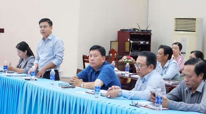 Đại biểu phát biểu tại hội nghị.