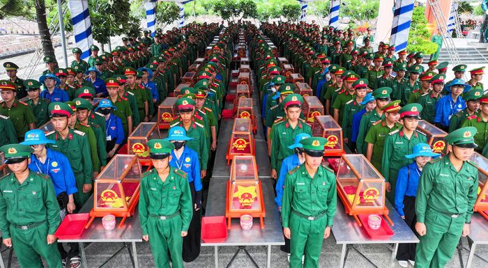 Các lực lượng tham dự buổi tổng duyệt.