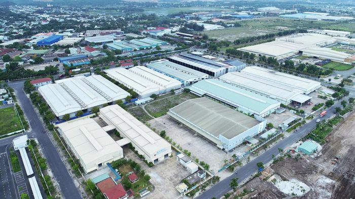 Các doanh nghiệp nhỏ và vừa của thành phố cần chủ động nắm bắt các quy định mới của pháp luật và tận dụng các cơ chế, chính sách mới để phát triển. Ảnh minh họa: HOÀNG HIỆP