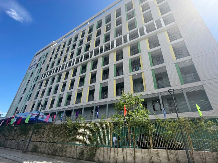 Toàn cảnh Khối nhà đa chức năng Trung tâm Y tế khu vực Liên Chiểu, giai đoạn 2. Ảnh: DIỄM HƯƠNG - HỮU VIỆT