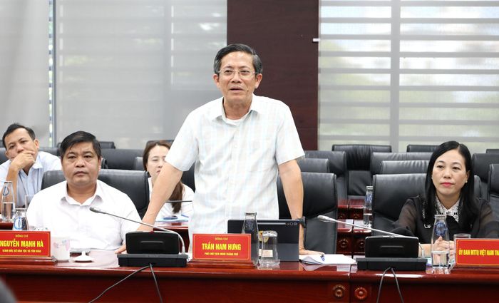 Phó Chủ tịch UBND thành phố Trần Nam Hưng phát biểu tại buổi làm việc. Ảnh: NGỌC HÀ