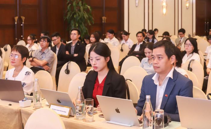 Đại biểu dự phiên đối thoại. Ảnh: NGỌC PHÚ