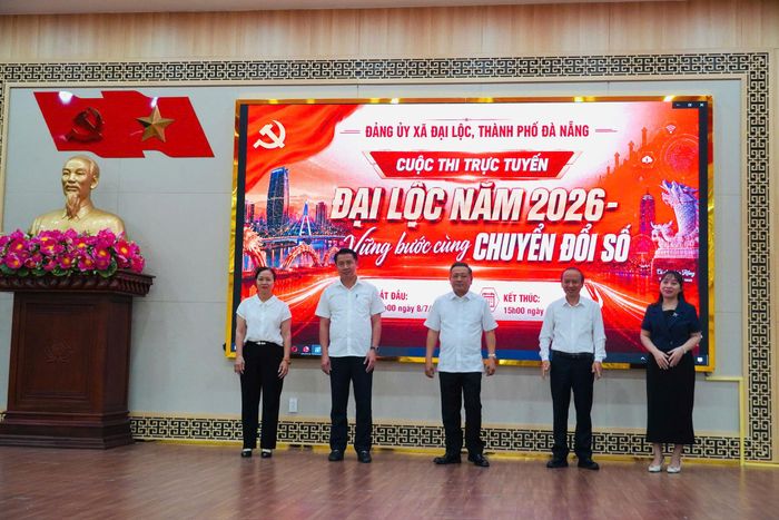 Đảng ủy xã Đại Lộc phát động hưởng ứng cuộc thi trực tuyến “Đại Lộc năm 2026 - Vững bước cùng chuyển đổi số”. Ảnh: CÔNG TÚ