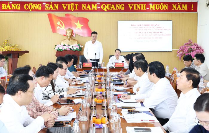 Bí thư Thành ủy Lê Ngọc Quang phát biểu tại buổi làm việc. Ảnh: NGỌC HÀ
