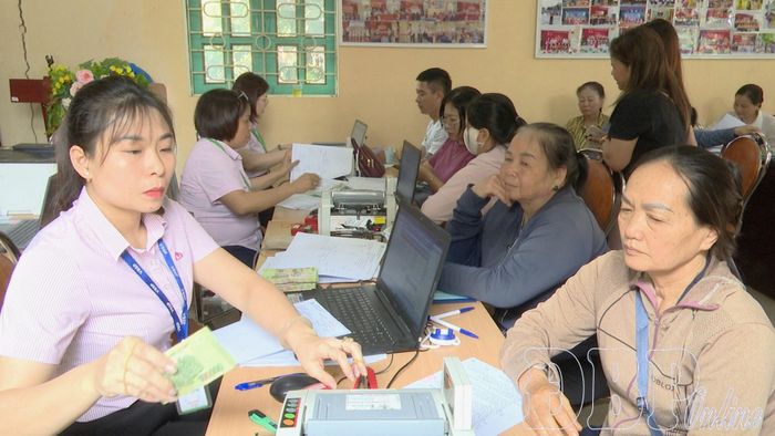 Chương trình cho vay HSSV giúp nhiều gia đình giảm gánh nặng tài chính để con em học tập.