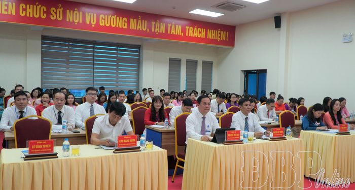 Đại biểu tham dự hội nghị.