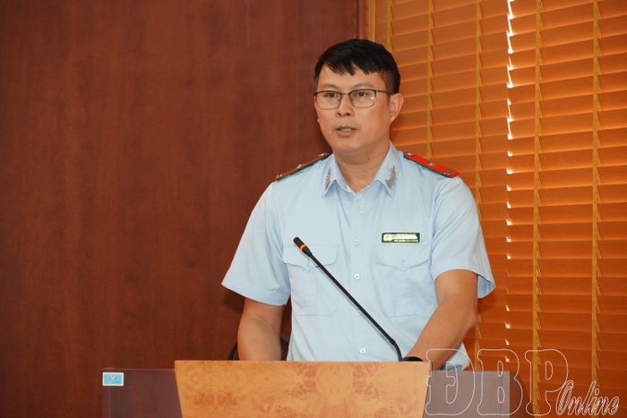 Đại diện Chi bộ Phòng, chống tham nhũng, tiêu cực - Chuyên ngành kinh tế kỹ thuật tham luận tại hội nghị.