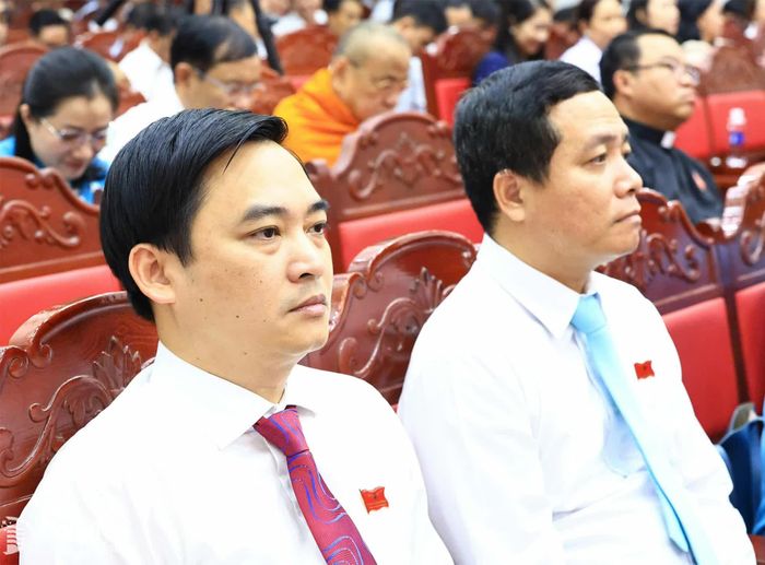 Các đại biểu tham dự kỳ họp. Ảnh: Công Nghĩa