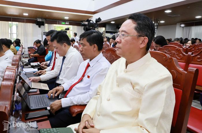 Các đại biểu tham dự kỳ họp. Ảnh: Công Nghĩa