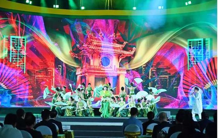 Tổ chức nhiều hoạt động văn hóa, nghệ thuật nhằm lan tỏa các giá trị văn hóa Việt Nam. Ảnh: THU HÀ