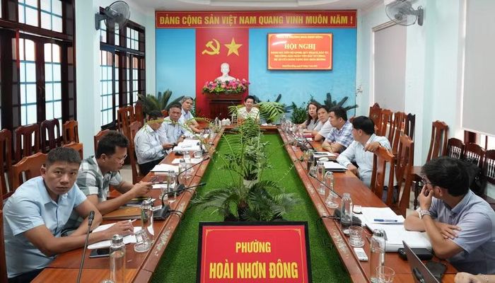 Quang cảnh buổi làm việc.