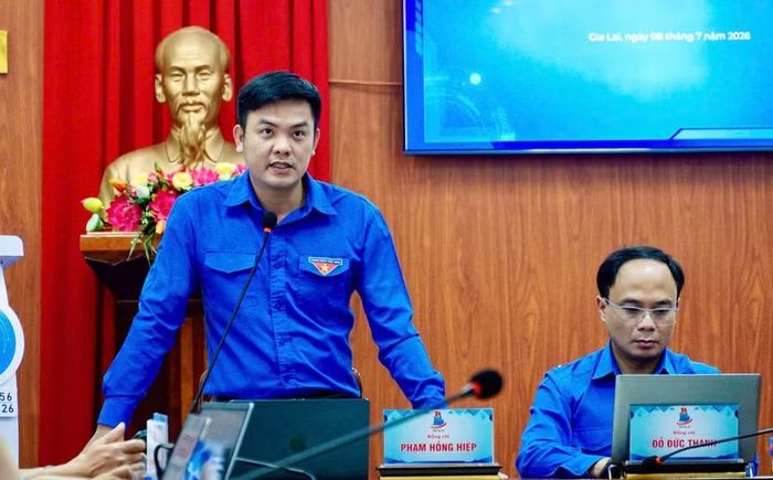  Anh Phạm Hồng Hiệp - Phó Chủ tịch Ủy ban MTTQ Việt Nam tỉnh, Bí thư Tỉnh đoàn Gia Lai phát biểu ý kiến tại hội nghị. Ảnh: D.L 