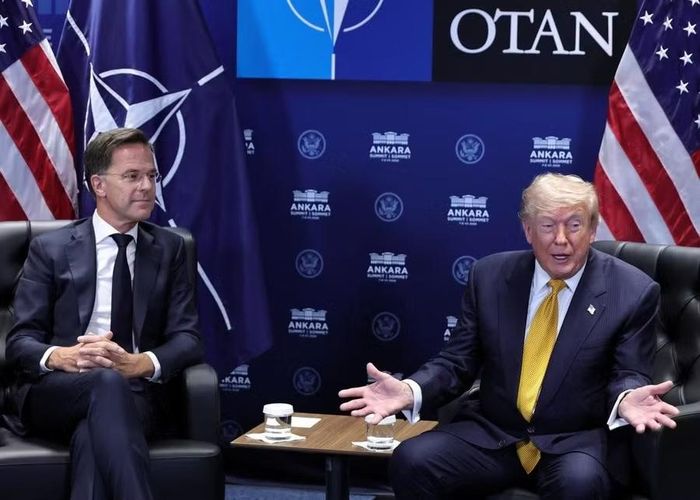 Tổng thống Mỹ Donald Trump (bên phải) và Tổng thư ký NATO Mark Rutte tại lễ khai mạc Hội nghị Thượng đỉnh NATO ở Ankara, Thổ Nhĩ Kỳ ngày 8-7. Ảnh: Reuters