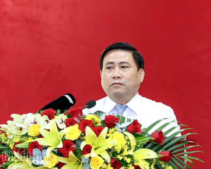 Đồng chí Lâm Đông phát biểu khai mạc kỳ họp.