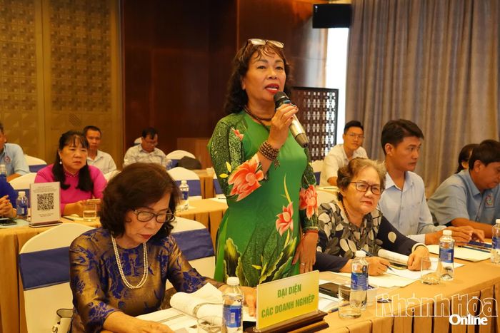 Doanh nghiệp trao đổi ý kiến tại hội nghị.