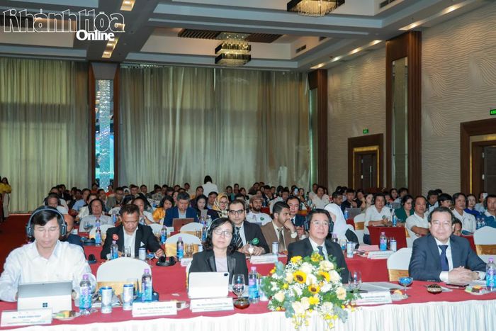 Các đại biểu tham dự diễn đàn.