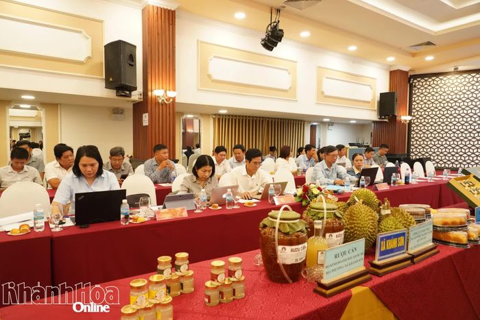 Tổ Tư vấn giúp việc Hội đồng chấm điểm các sản phẩm tham gia năm 2025 đợt II.