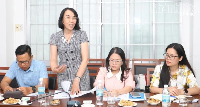 Các đại biểu trao đổi, chia sẻ về hoạt động thực tế tại địa phương.